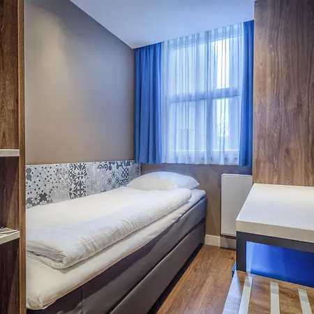 The Old Nickel מלון