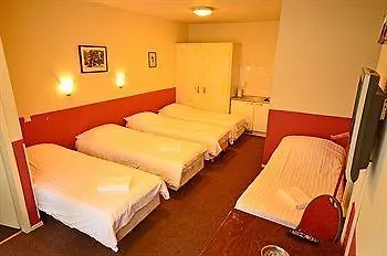 Otel The Old Nickel