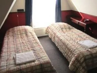 The Old Nickel Otel