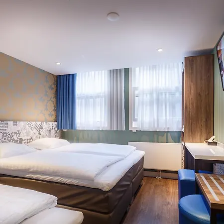 The Old Nickel מלון *