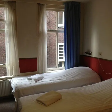 Otel The Old Nickel *