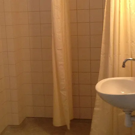 מלון The Old Nickel *