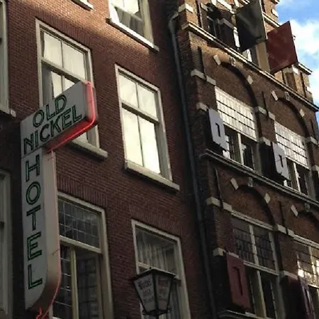 The Old Nickel מלון