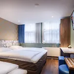 老尼克尔酒店 酒店 *